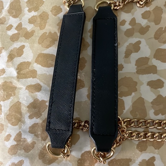 Bebe black bag with gold chains - Picture 4 of 9